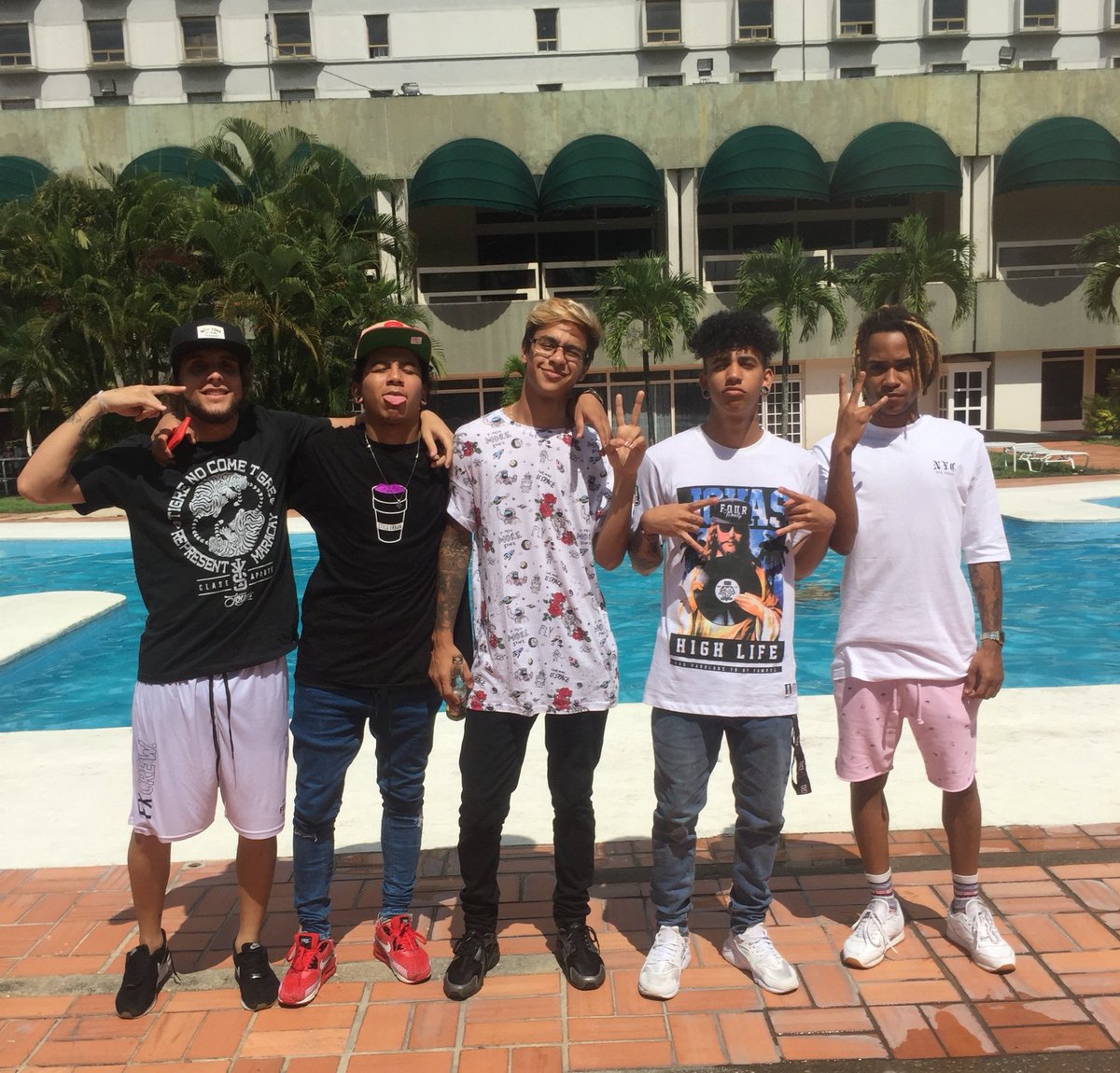 MicroTDH's tweet photo. Viva Venezuela, su música y su flow🍔🇻🇪 https://t.co/evXdK8xBns