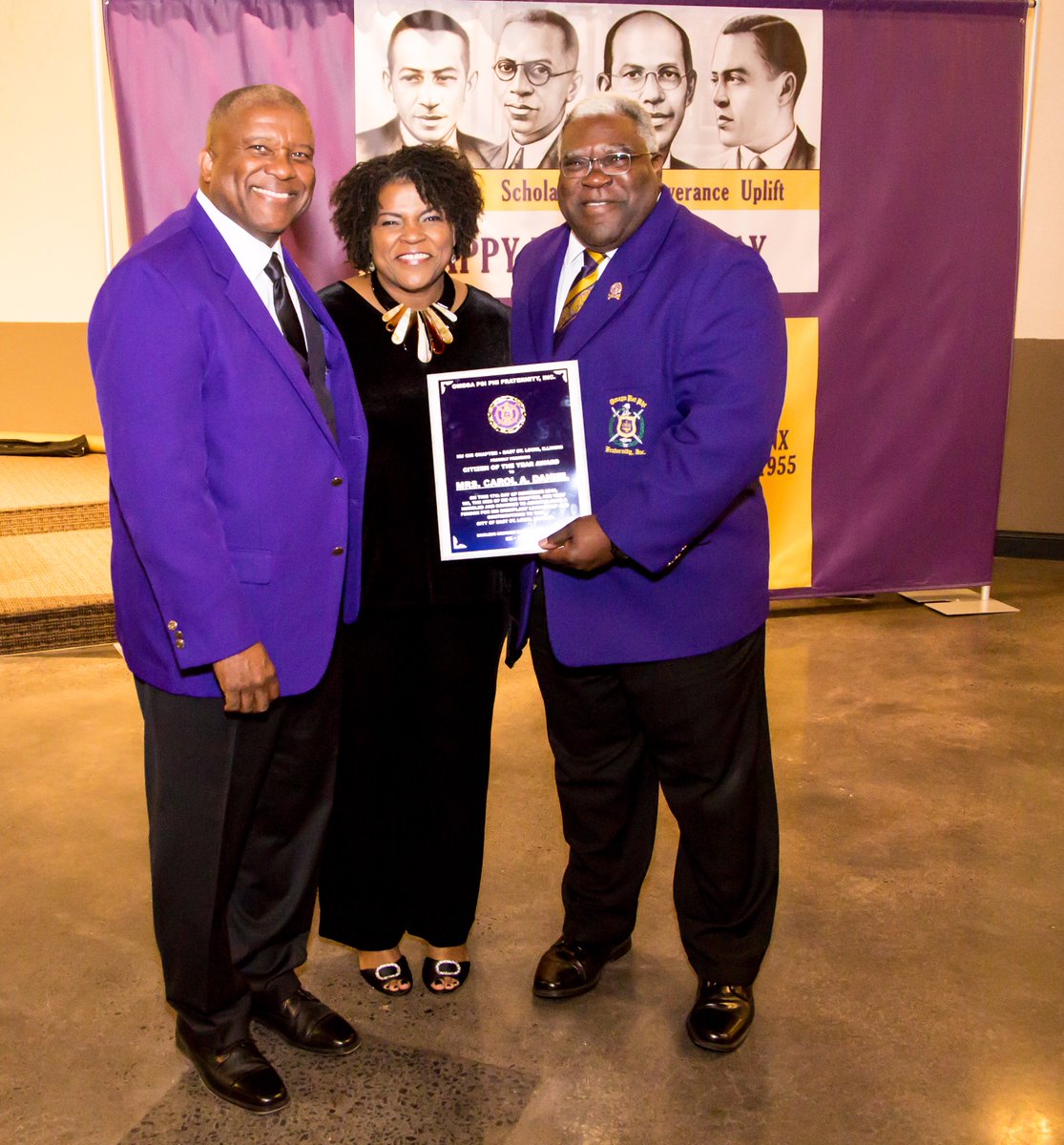 AL_Keeler's tweet photo. @OfficialOPPF Nu Chi Chapter, East St. Louis' successful #OMEGAWEEK2017. Congrats Citizen of the Year media personality Carol Daniel @caroldanielKMOX,  Omega Man of the Year Brian Lang and Nu Chi as 10th District Chapter of the Year.  @AL_Keeler https://t.co/5FSD1utc3z