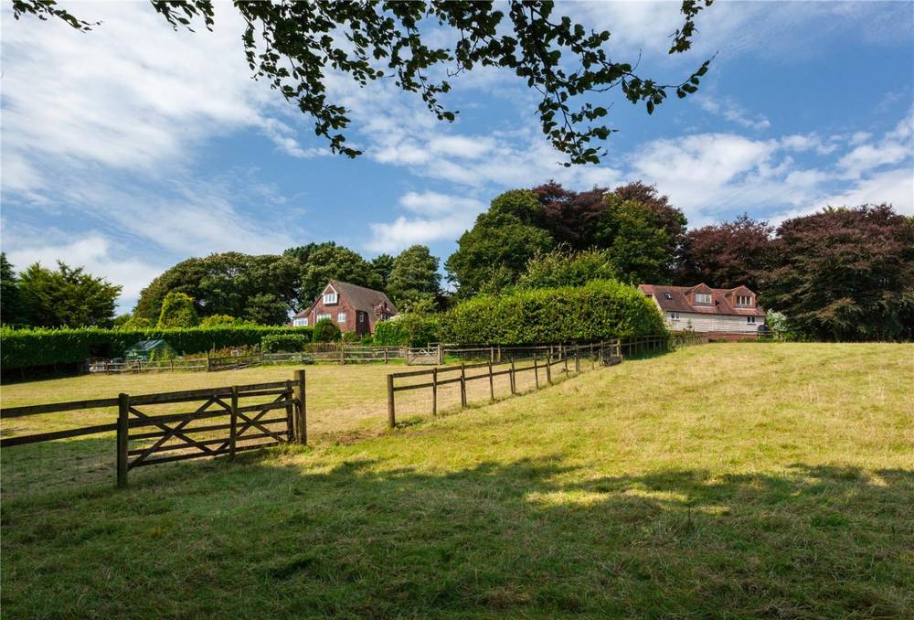 JSNorthDevon's tweet photo. Looking for a #Devon view? We've just the ticket!
#Detached #propertyforsale #StokeRivers #Barnstaple #NorthDevon, ยฃ995,000.
A beautiful #ArtsandCrafts #countryhouse, privately positioned with far reaching #countryside views.
See more: https://t.co/UdHvZeggxZ
#CountryLife https://t.co/DWwdYZrZiT
