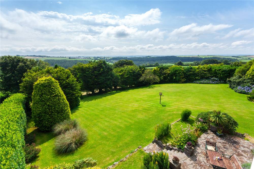 JSNorthDevon's tweet photo. Looking for a #Devon view? We've just the ticket!
#Detached #propertyforsale #StokeRivers #Barnstaple #NorthDevon, ยฃ995,000.
A beautiful #ArtsandCrafts #countryhouse, privately positioned with far reaching #countryside views.
See more: https://t.co/UdHvZeggxZ
#CountryLife https://t.co/DWwdYZrZiT