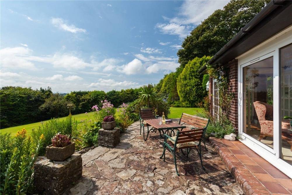 JSNorthDevon's tweet photo. Looking for a #Devon view? We've just the ticket!
#Detached #propertyforsale #StokeRivers #Barnstaple #NorthDevon, ยฃ995,000.
A beautiful #ArtsandCrafts #countryhouse, privately positioned with far reaching #countryside views.
See more: https://t.co/UdHvZeggxZ
#CountryLife https://t.co/DWwdYZrZiT