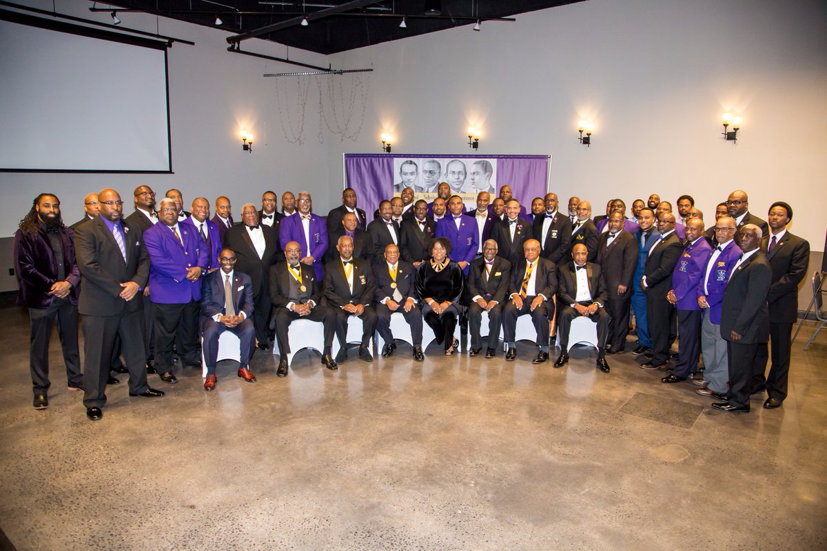 AL_Keeler's tweet photo. @OfficialOPPF Nu Chi Chapter, East St. Louis' successful #OMEGAWEEK2017. Congrats Citizen of the Year media personality Carol Daniel @caroldanielKMOX,  Omega Man of the Year Brian Lang and Nu Chi as 10th District Chapter of the Year.  @AL_Keeler https://t.co/5FSD1utc3z