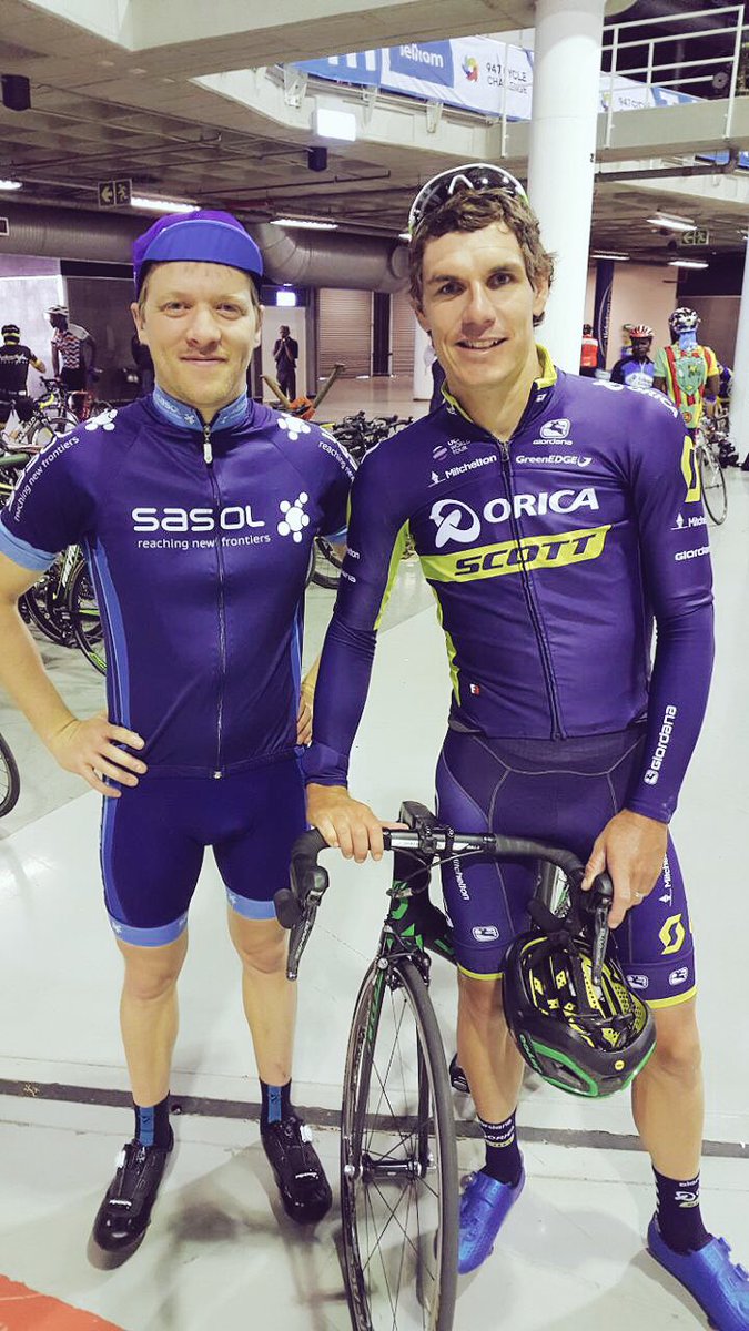 Dezhark's tweet image. Met these 2 champs (again) at the #ccTwitterRide and they went on to win the @947Cycle Challenge yesterday!! @ashleighcycling @darylimpey #Champs #947CycleChallenge