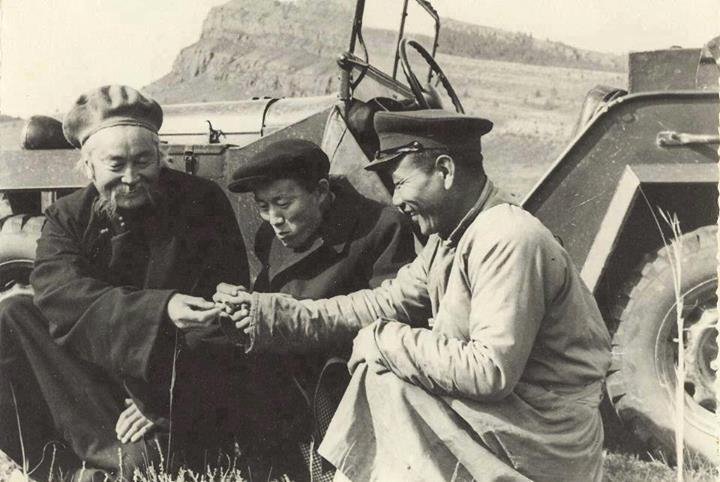 ШУА-ийн Хэл зохиолын хүрээлэнгийн ахмад эрдэмтэн, академич Бямбын Ринчен 1905 оны 11 сарын 21-нд Сэлэнгэ аймгийн Алтанбулаг сумын нутагт Булсарай хэмээх газарт төржээ.