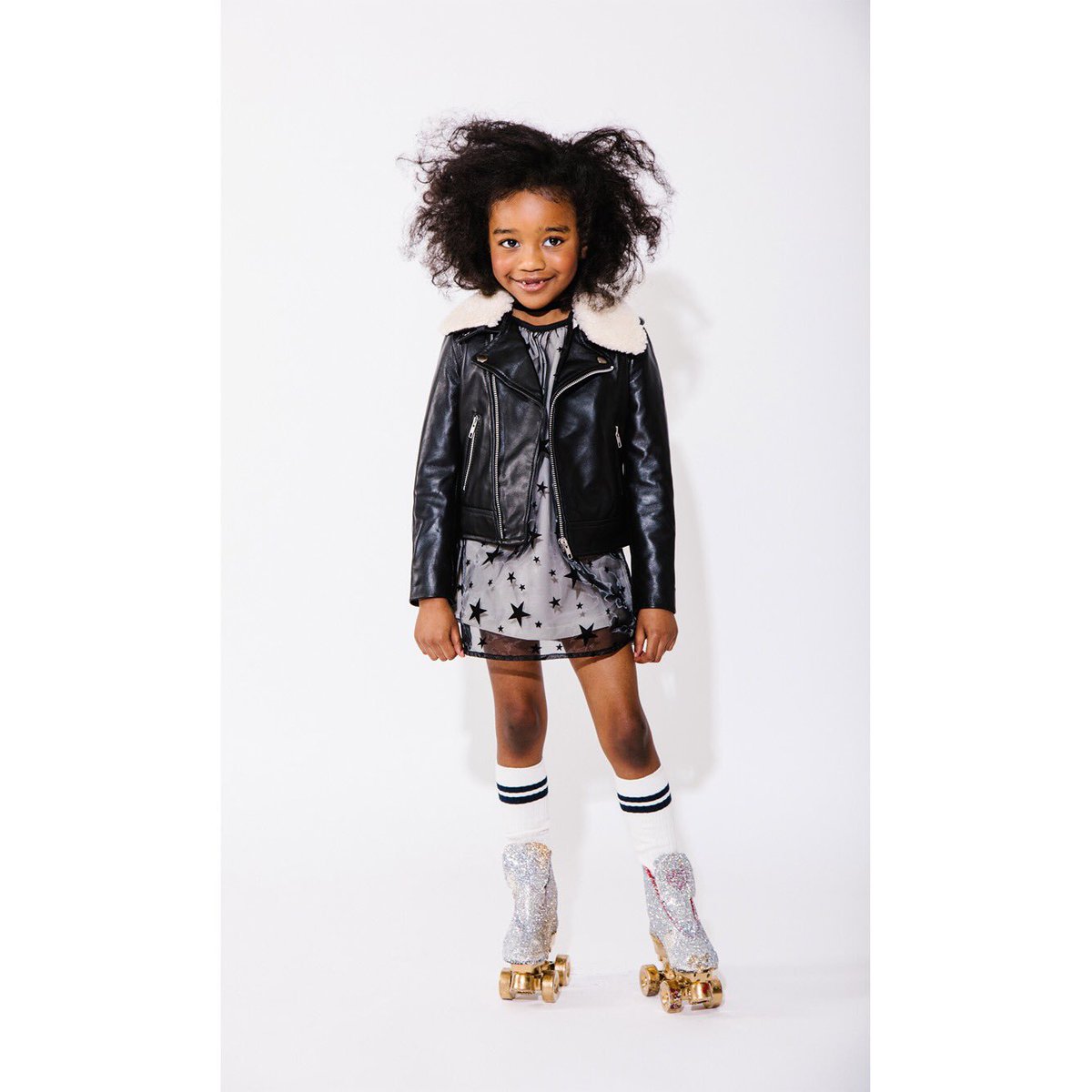 oaksofacorn's tweet photo. Leather jacket at its best ✨🙌✨
#coolkids #collabo #bestofthebest https://t.co/8t4bBINCZm