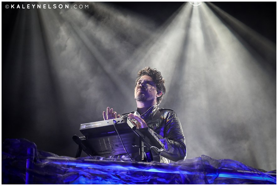 KaleyNelson12's tweet photo. #RobGarza of @ThieveryCorpDC #ThieveryCorporation #LiveMusic #Music #ConcertPhotography @RobGarzaMusic @HollywoodPalla1 @ESLmusicDC https://t.co/EDabr5kV2r