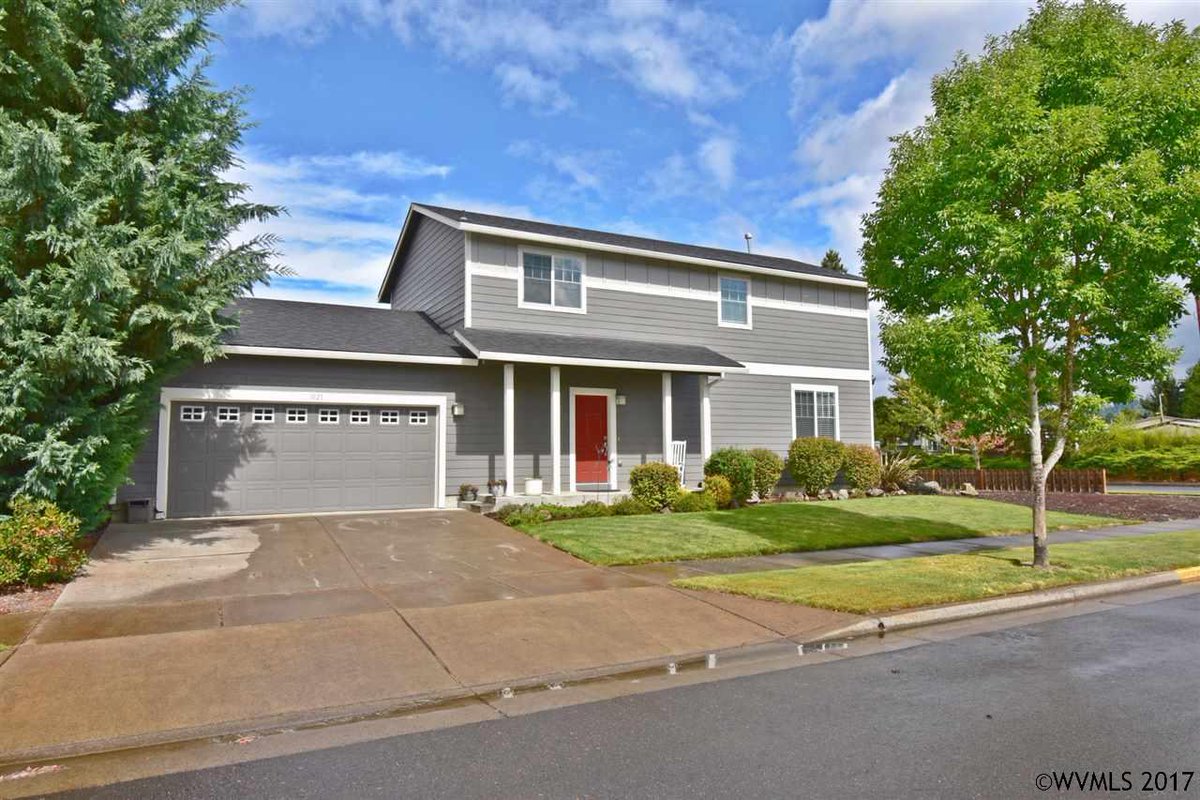 HongWolfeUS's tweet photo. This is the one you've been waiting for! You do not want to miss out on this beautiful #home located in a great #neighborhood right on the corner lot. Natural lighting, vaulted #ceilings upstairs, home has #AC, plus so much more! Must Visit https://t.co/TRjgoRyPxa @HongWolfeUS https://t.co/wiy56m9w6e