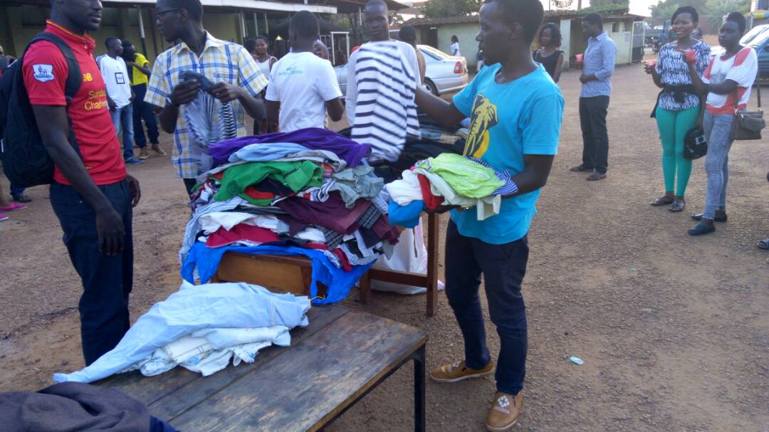 RctGulu's tweet photo. @rotaract256 @FriendshiPhotos @hashtag_gulu and that's how #DressAChild went on clothes distribution #RotaractAt50 https://t.co/NPByEtt3YU