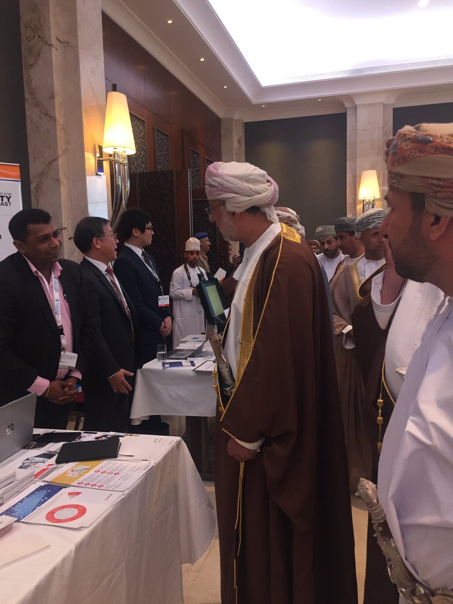 #يحدث_الآن: جولة  لراعي المؤتمر "رئيس جهاز الرقابة المالية والإدارية" للمعرض المصاحب ل
#المؤتمر_الإقليمي_للأمن_السيبراني 
#rcssummit
<a href="/RCS_Summits/">RCS Summit</a>