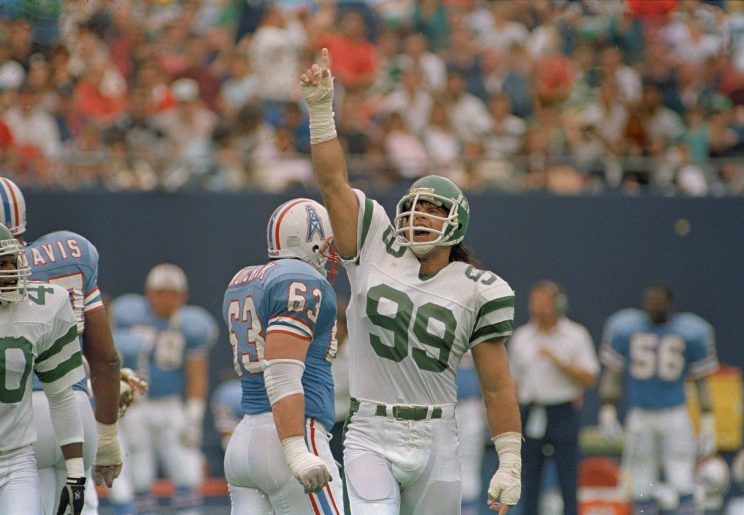Happy Birthday to Mark Gastineau, who turns 61 today! 