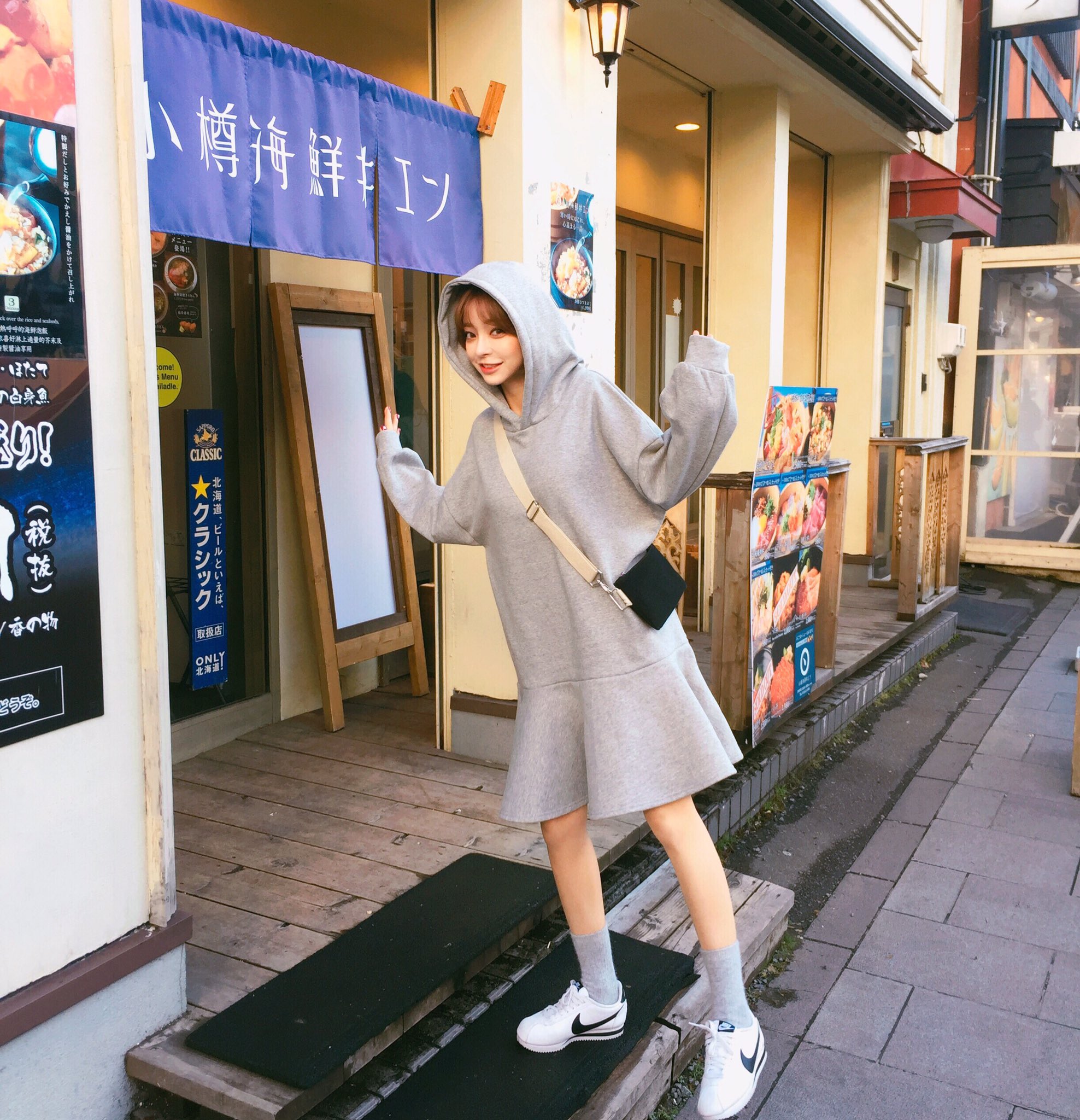 O Xrhsths Chuu Japan Sto Twitter Chuu In Hokkaido 札幌にて撮影された冬アイテム 防寒性抜群な冬アイテムが沢山登場するよ Chuu 韓国ファッション 札幌 冬はやっぱり北海道 T Co Zszzfhjvdk Twitter