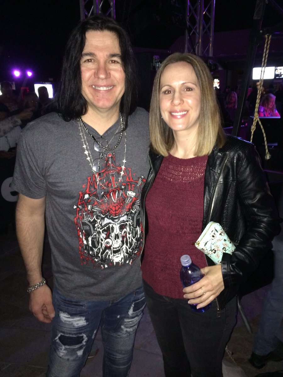 amyrosenberg08's tweet photo. I was “Up All Night” with @markslaughter33🤘🏼 https://t.co/eyTwTFHqKm