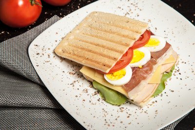 BarMarioMadrid's tweet photo. Photo By Sofiya Levchenko | Unsplash 
 #cheese #cooking https://t.co/p97L2pMCLM
