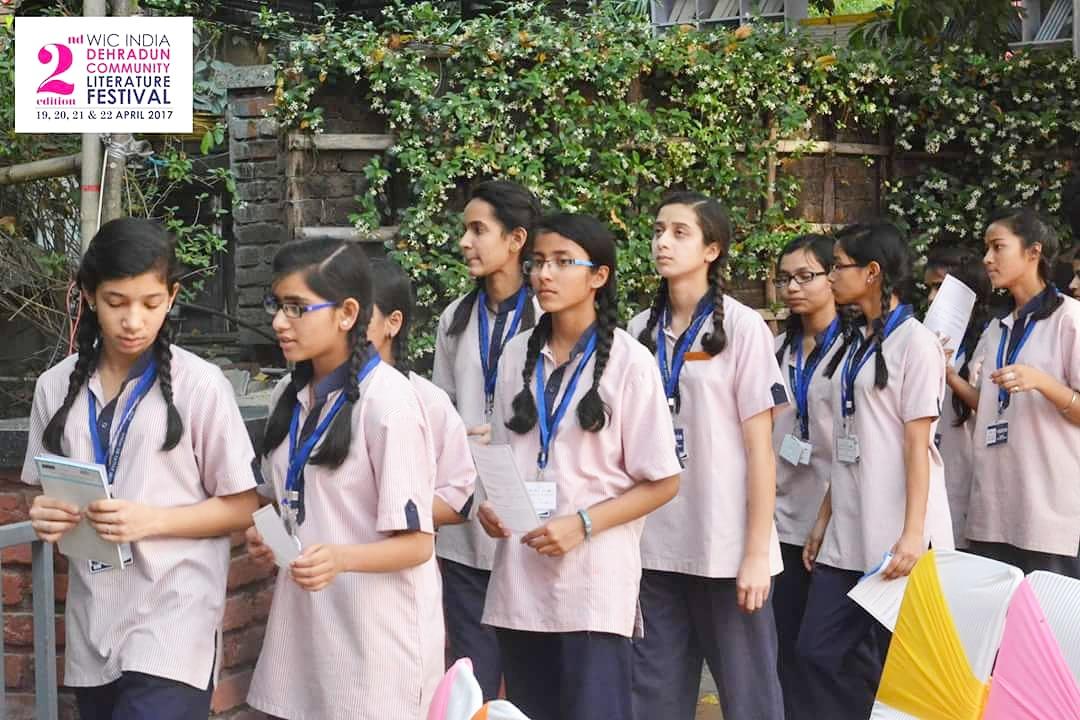 WIC_India's tweet photo. WIC India Dehradun Community Literature Festival was attended by students of various schools and book lovers.
#DCLF2017 #Literature #Litfest #Literatureismyworld #Reading #writing #Festival #Uttarakhand #Doon #writer #Thorwback #authors #writers #storytelling #books #readers https://t.co/R8BuM6cGNB
