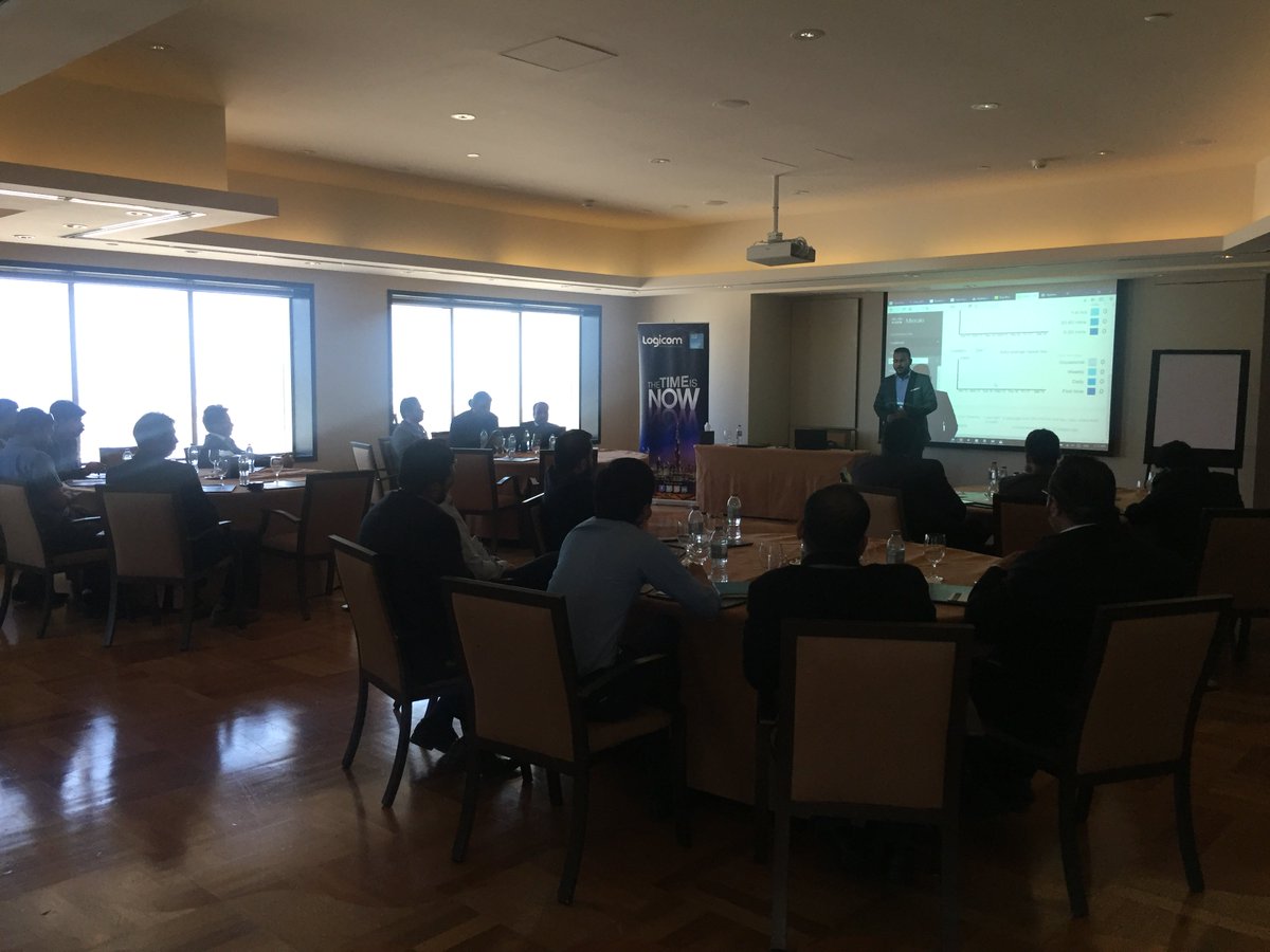 v_vesovic's tweet photo. Our @SujithN87 sharing the latest on #ciscomeraki @LogicomDisti partner event in Dubai https://t.co/AxogWVFnOY