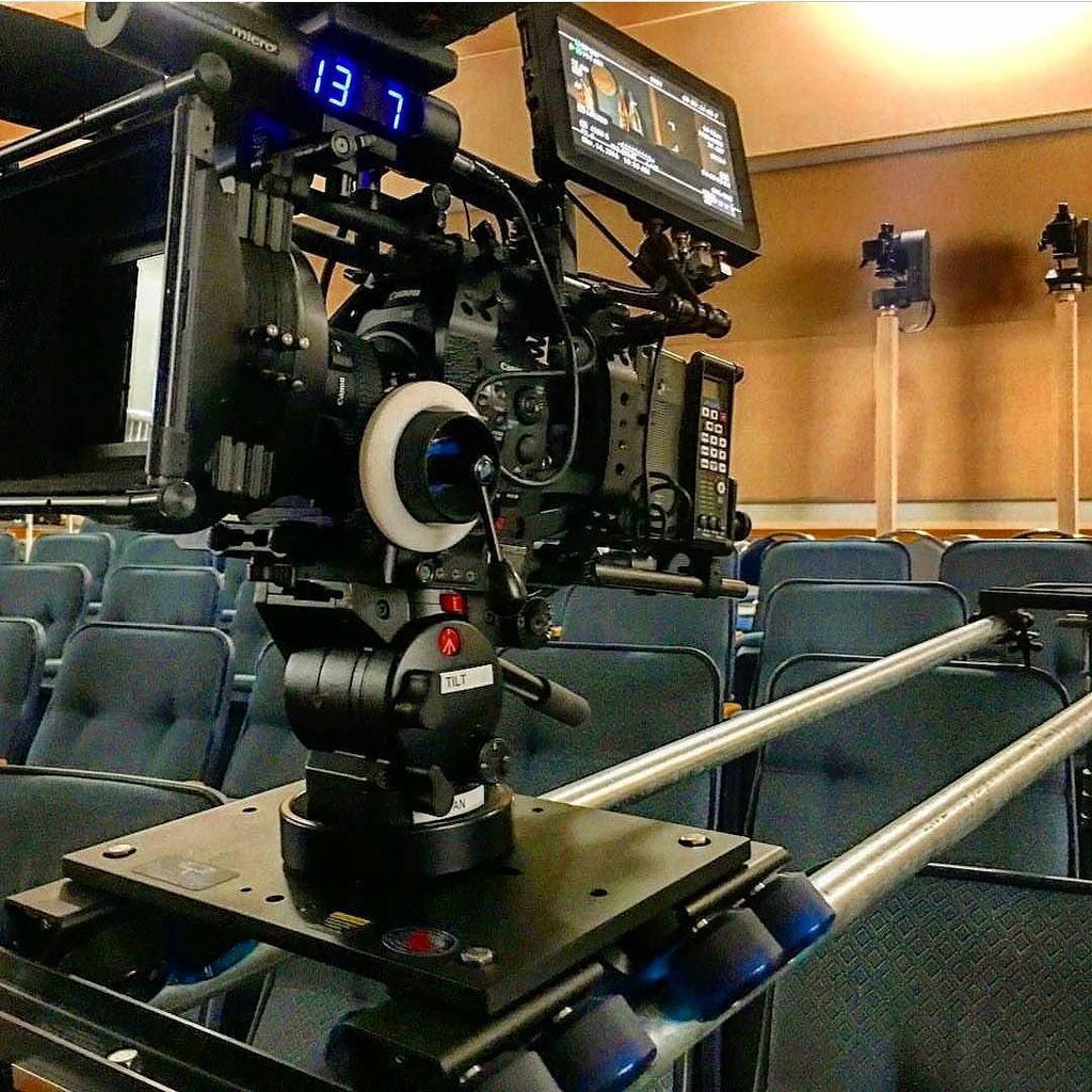 redrockmicro's tweet photo. #SpotTheRock: @grapeseeker's #ultraCage C300 build fully equipped with our #microFollowFocus &amp; #microTape Sonar Rangefinder for 1st AC's! https://t.co/Ha4ckXZ616 https://t.co/zp0Cb8nF5Z