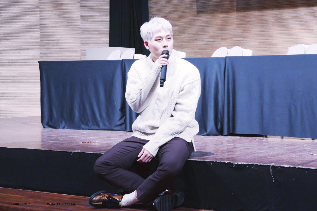 171118 동서울
하늘에서 내려온 아기천사야 💟☺️💟

#MONSTA_X #몬스타엑스 #주헌 #JOOHEON <a href="/OfficialMonstaX/">몬스타엑스_MONSTA X</a>