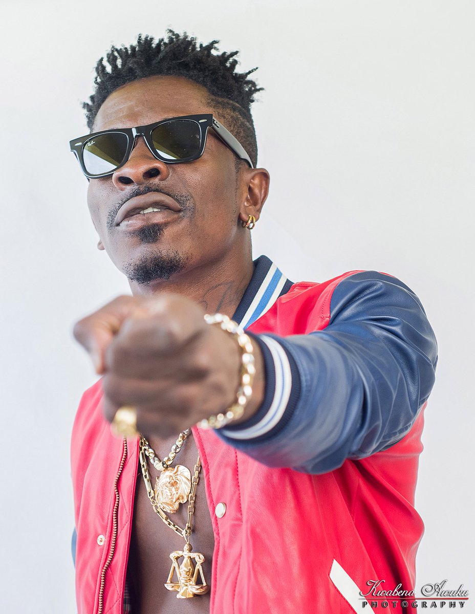 KwabenaAwuku's tweet photo. "I TELL MANY GHANA ARTISTES MAKE WE TEAM UP,
BUT I NO KNOW WHAT DEM DEY THINK OF,
ME I KNOW PLENTY DEY SLEEP O,
WHEN DEM SEE SHATTA WALE DEM DEY WEAK O"

KORLE BU by SHATTA WALE 
#SM #SM4LYF #ADK #LEGEND #MAJIKAL #CHAMPION https://t.co/DGWypjF3SS
