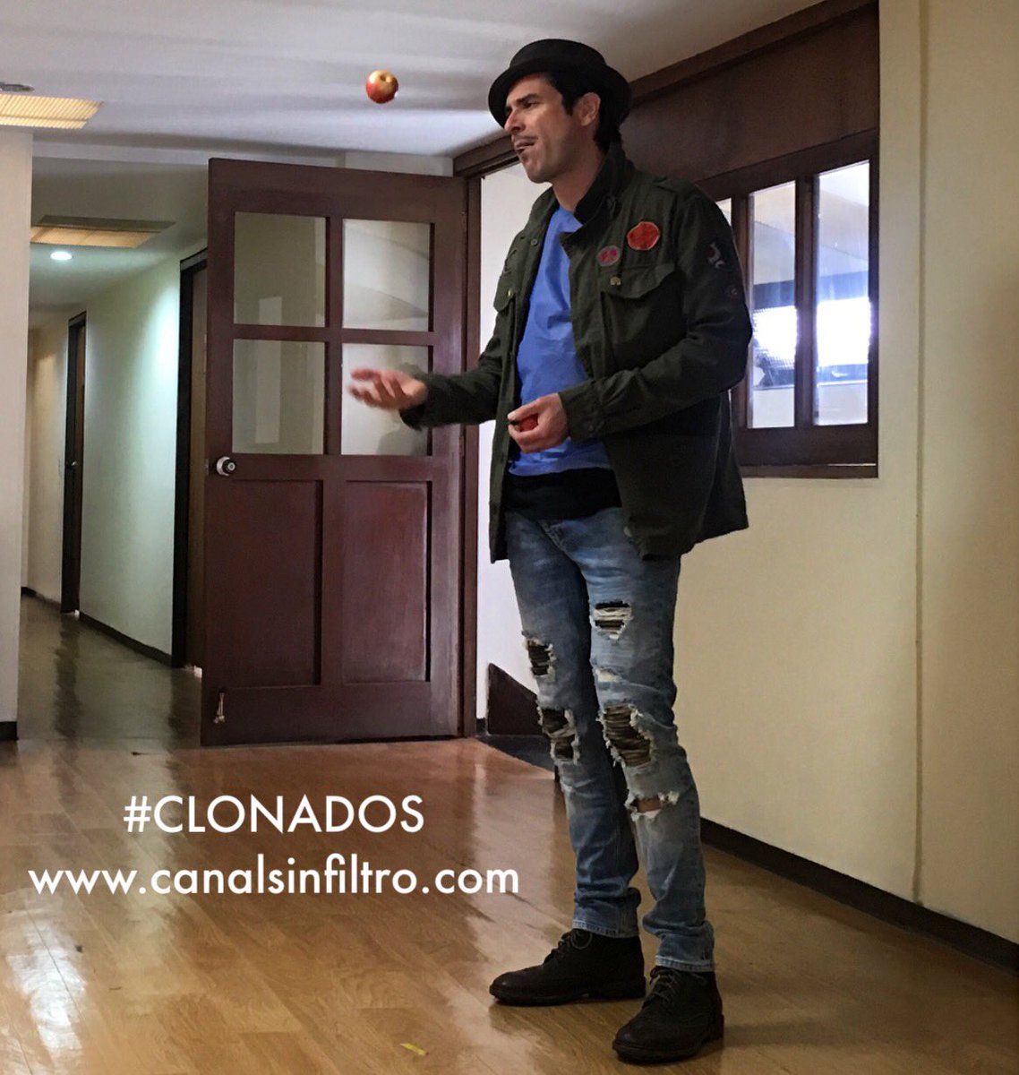 RafaSinFiltro's tweet photo. 😉🕴#FelizLunes! #Pronto #CLONADOS #serieweb en 🔜https://t.co/pQpftamnCX #digitalseries #Online  #SinFiltroDigital @NovoaRafaell #actorslife https://t.co/j89T895neU