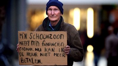 Voorkom dat u slachtoffer wordt van financiële uitbuiting. Veilig financieel ouder worden organiseert informatiebijeenkomsten op 28 november in Epe en 30 november in Vaassen. bit.ly/2j8hqKq