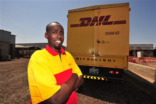 FoodWaste_Xpert's tweet image. "Alle spelers in de voedselketen zijn verantwoordelijk voor het verminderen en voorkomen van voedselverspilling". Andreas Lenz, Managing Director bij DHL FoodLogistics, legt uit hoe logistieke bedrijven hun deel kunnen bijdragen. bit.ly/2mAfIGG