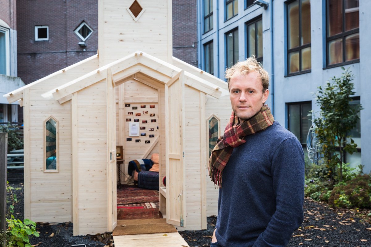 DocLab's tweet photo. The analogue thread in the work of digital pioneer Jonathan Harris, Jaïr Tchong reports on @DocLab (in Dutch) #doclab17 https://t.co/zulRtmg29I https://t.co/zmjqQ1TIrr