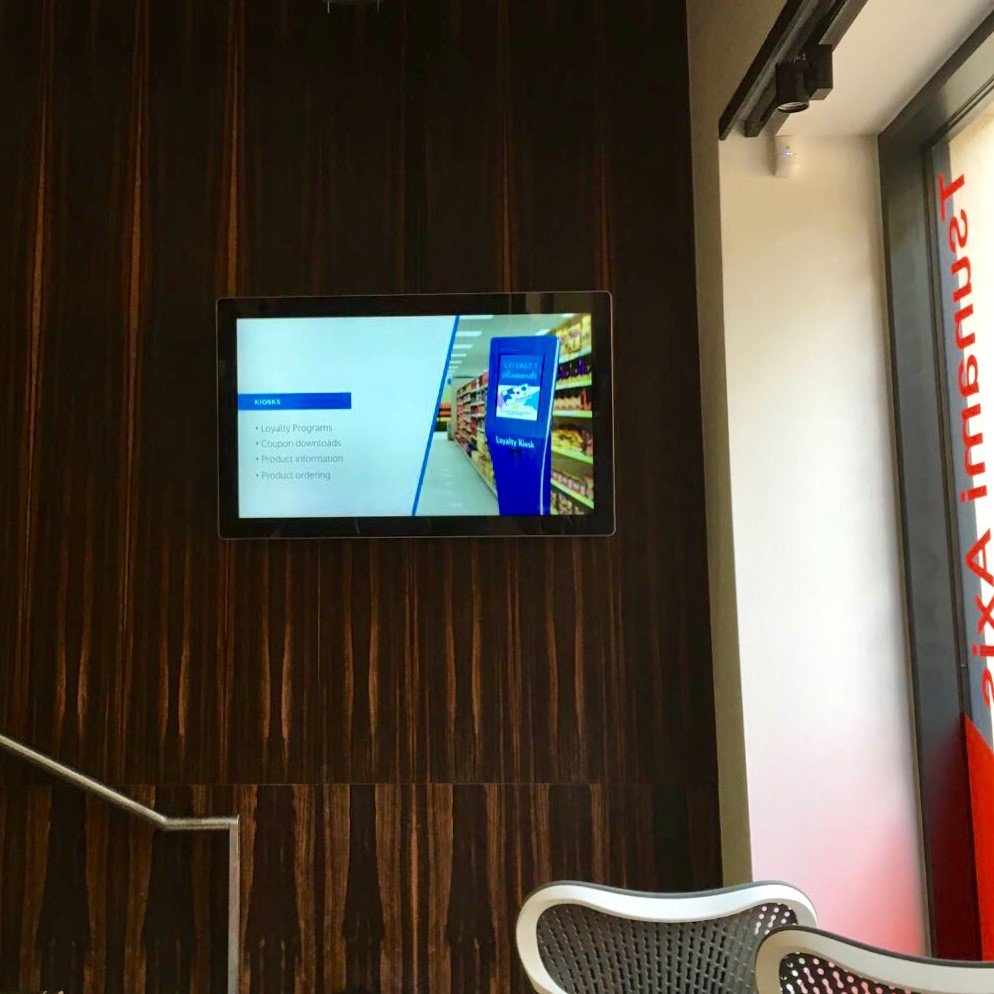 PixelGlobalAV's tweet photo. Topaz 50" Digital signage screen with built in player
#NewLondonShowroom
#PixelGlobalAV
#UnifiedComms
Contact us for a preview https://t.co/oTG6tllrPs