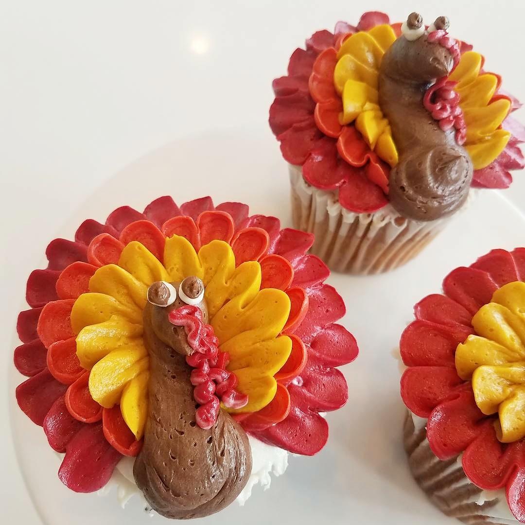 cupcake_eat's tweet photo. Who's gobbling up all the sweets on Turkey Day? Pre-Order your Thanksgiving cupcakes today! We will be closed on Thursday 11/23 . #cupcakes https://t.co/IZEMJ2tSaI