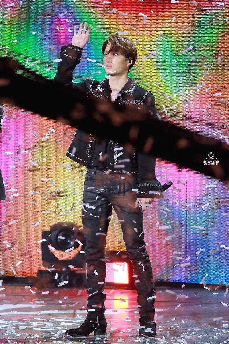 쪼곰만 따라잡으면 1위 할 수 있을 거 같은데...! 2시간밖에 안 남았는데...!
꽃가루 잘 어울리는 이 곰돌이한테 수상 트로피 엄청 안겨주고 싶은데...!
m.search.daum.net/search?w=tot&r…
★★★★★여러분의 한 표가 역사를 바꿉니다★★★★★