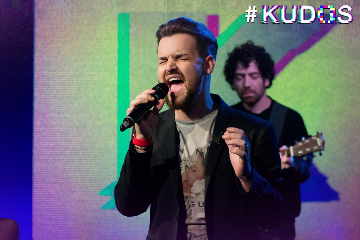 Sentite già la mancanza di #Kudos? Nessun problema: iniziamo la settimana con l'album dell'ultima puntata in compagnia di <a href="/valerio_scanu/">ValerioScanu</a> <a href="/Dile/">Diletta Parlangeli</a> <a href="/GiuliaArena2013/">Giulia Arena</a> <a href="/ilmizzoni/">Matteo Mizzoni</a> <a href="/aleilmastro/">Alessandro Mastrantonio</a> <a href="/FrizzoTweet/">Frizzo</a> . Sfoglia l'album qui 👉🏻 goo.gl/ahdhcG