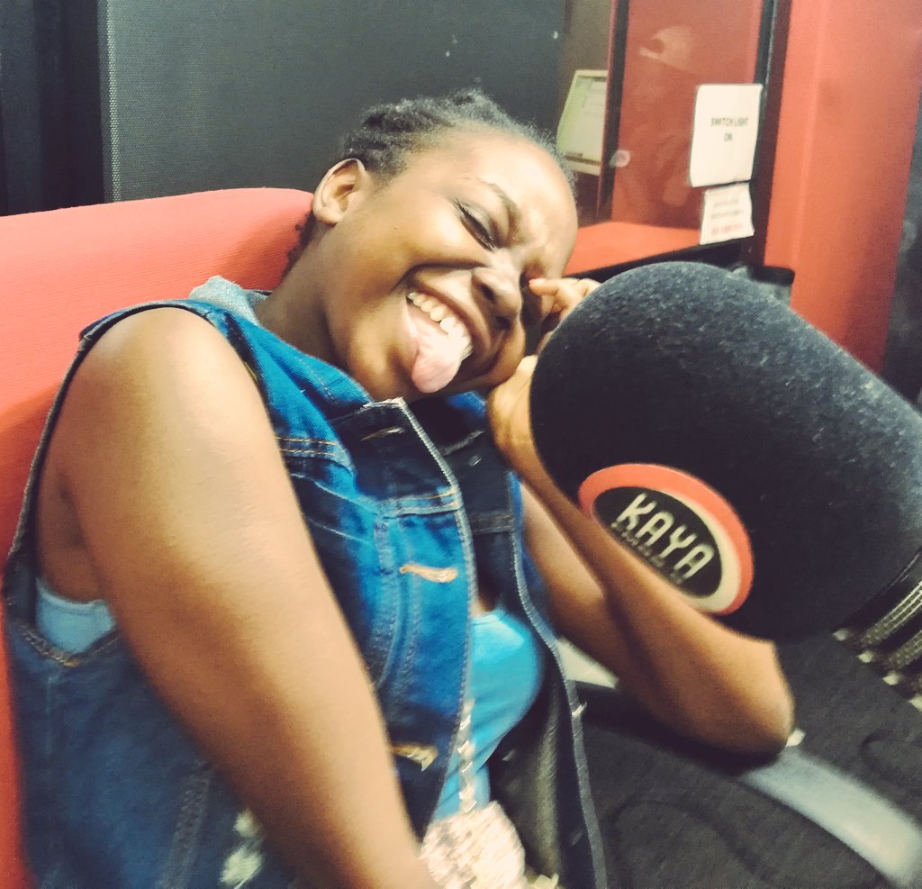 BTL_Alexfm's tweet photo. @BridgetMasinga thank you for having us on The B-Side for the 2017 #KidsTakeOver 🌍🎓 . #WorldChildrensDay #BTL 😊🙌

📸: @kayafm95dot9 https://t.co/O4pT4Ohh1r