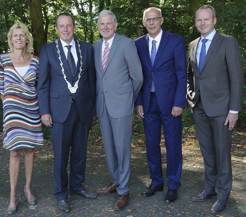 DuivenMHW's tweet photo. Het college van B&amp;W gaat stage lopen! Heeft u een plek? 

Lijkt het uw bedrijf, organisatie of stichting uit de gemeente Duiven leuk als een collegelid een dagdeel stage komt lopen? Meld u dan vóór 4 december aan: https://t.co/P4Pqt9GsCD https://t.co/4sqtqqoo02