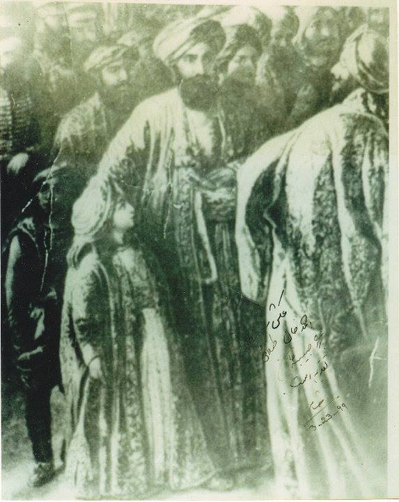 atalbrave's tweet photo. Sardar Sultan Muhammad Khan Telahi (1795-1861) Governor of #Peshawar,established #Muhammadzai Dynasty with his brother Dost Muhammad Khan, talking to Ranjit Singh ruler of Sikh ,with Sardars his son Sardar Ismail Khan. https://t.co/zV42tISkl6