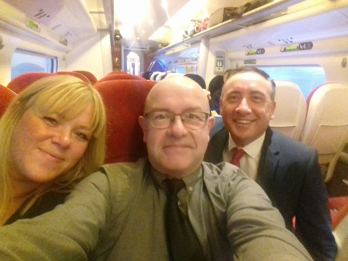 On our way to the smoke to support @ClaireD19826005 <a href="/RacingPost/">Racing Post</a> #BSMOTY