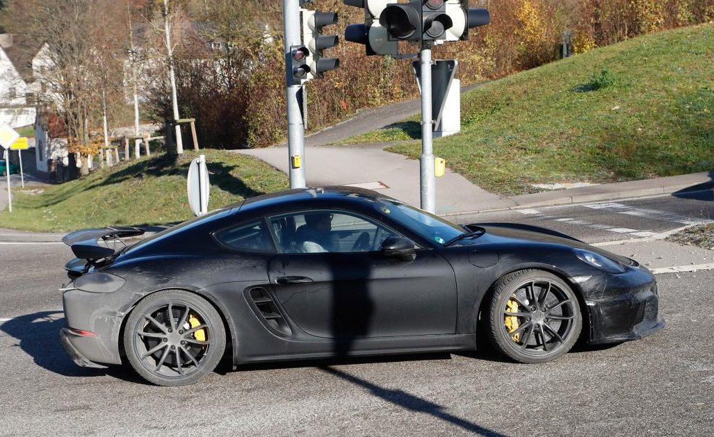 Supercar Updates Sur Twitter Spotted A Dirty Porsche 718 Cayman Gt4 Sources At Porsche Tell Us That It Will Run The Turbocharged Flat Four Engine Used In The Other Caymans Power Output