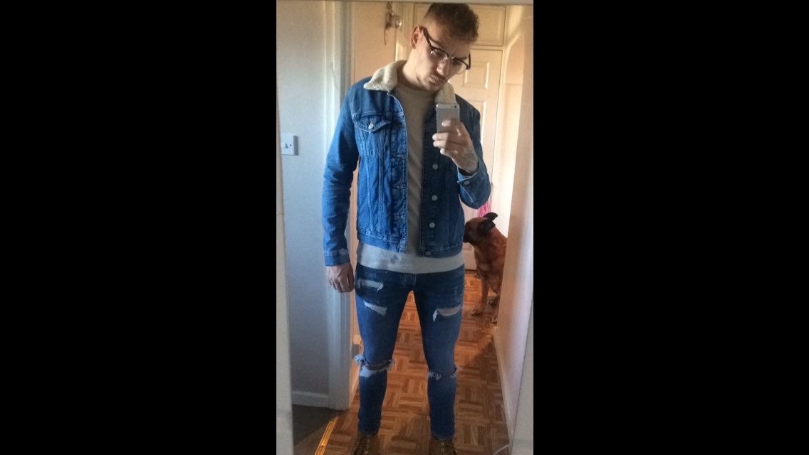 curtis_kl's tweet photo. Double denim 👀 https://t.co/YQUQzhStVE