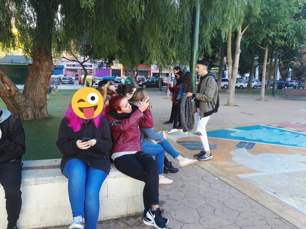 Gloria_ACOA's tweet photo. Planeando la Navidad :)  #fpyoaporto #FP #Málaga #barriadaelTorcal #Navidad https://t.co/B0KglPb7IT