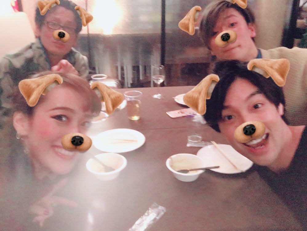 hanamariririri's tweet photo. 昨日SS無事に大千穐楽を迎えさせて頂きました！ケセラセラでの紹介の前にはキムさんと2人でポロポロ…、皆んなを駅でお見送りする時もポロポロ…それ程素敵な共演者の皆様に囲まれ充実した毎日でした！本当にありがとうございました！
お手紙やコメントもありがとうございました！#Secretsplendour https://t.co/oF4y7cfcQd