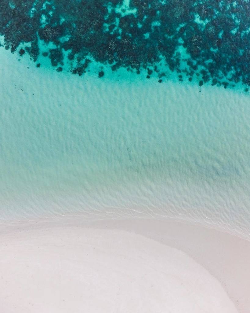 InflightImagery's tweet photo. Coral Bay curves. This shot soothes me 😊💦 .
Xmas sale is on!!! 10% OFF ALL PRINTS. Give that special someone an awesome gift 🎁.
.
Details on website (link in bio)
.
#beach #paradise #sale https://t.co/sTksQ5arXU https://t.co/uDrxoxSGHl