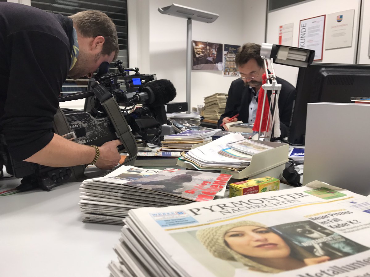 UBehmann's tweet photo. #Novemberwut #ARD und #RTL zu Gast in meinem Büro bei der #Dewezet.
Erste TV-Berichte gesendet, weitere Reportagen mit Buchvorstellung im Frühstücksfernsehen, bei Punkt 12, bei Brisant etc. #Novemberwut #Krimi
https://t.co/y725uH80nR
https://t.co/AJEcad7t47 @CWNiemeyer https://t.co/HolrXzHSmq