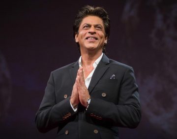 DDNational's tweet photo. ENJOY LIVE from 3:15 pm onward on DD National &amp; 
Live-stream : https://t.co/RU71M76uAn 
Just an hour left before @iamsrk inaugurates the most eagerly awaited movie festival of the year - Ready to join us?
#IFFI2017 #IFFI2017onDD https://t.co/FjAKbL6tWS