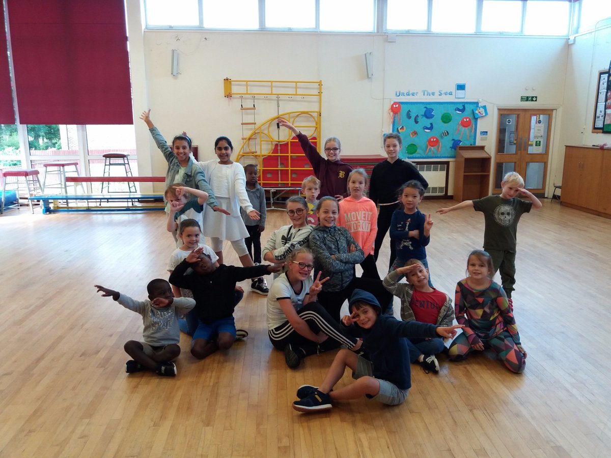 ShoutOut2013's tweet photo. Happy #WorldChildrensDay #monton #dance https://t.co/M9FCJPwfjV