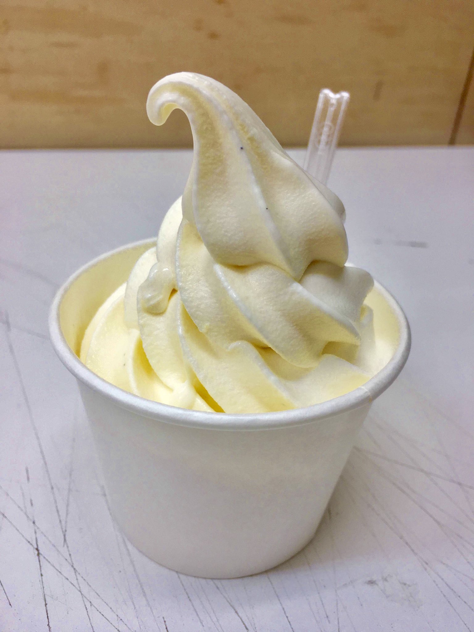 人気のファッションブランド 生乳ソフトクリーム 子牛のきもち 8個入り 株式会社 神田酪農 送料無料 Atlantide1 Com