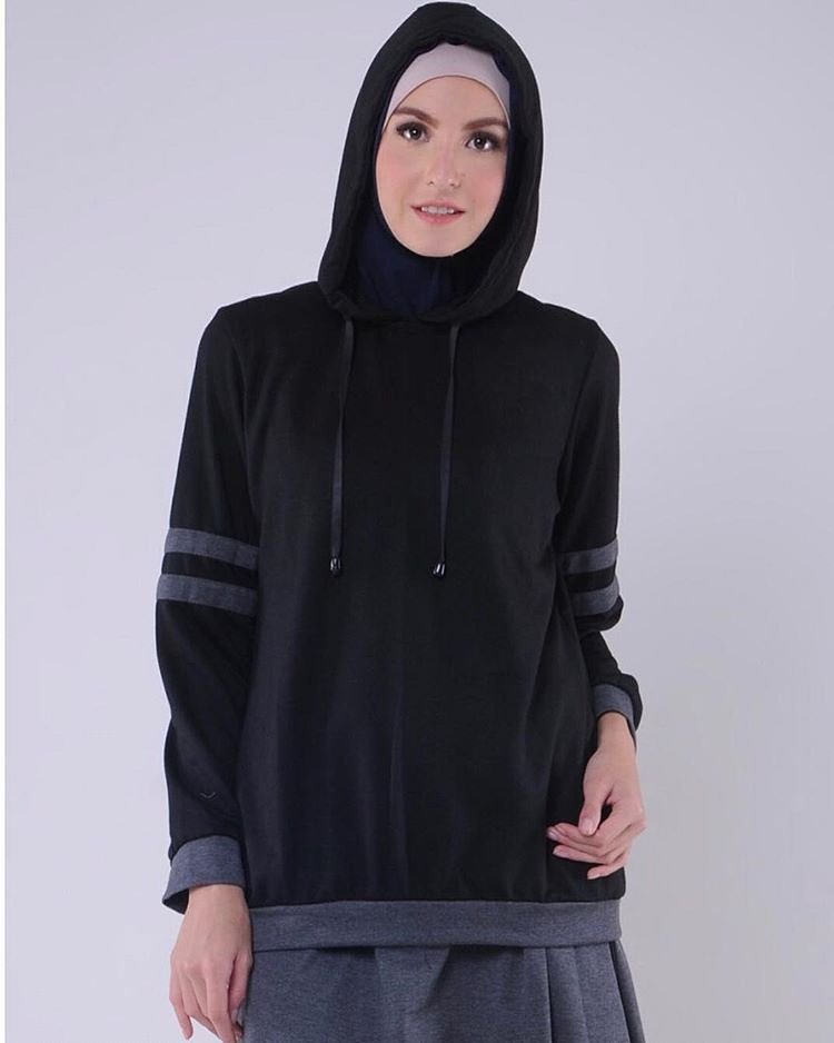 GrandCitySBY's tweet photo. Begonia Top (Rp 155,000) dari brand Lula Aisha cocok banget buat Roommates yang suka bergaya sporty. Dapatkan di Pop-Up Store @ModestRoom @GrandCitySBY Lantai 1. Info:0812-8885-1619 #mygrandcity #ModestRoom https://t.co/vOvGyLBTpk