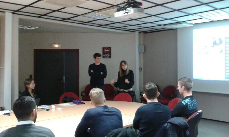 EmilieViaud's tweet photo. Job dating ce matin à Valenciennes : on recherche des cartographes ! 👍avec @VChoteau #GRDFNO #DevenirGazier #Metierd'Avenir #Emploi #GRDF https://t.co/veGRBOeQnM