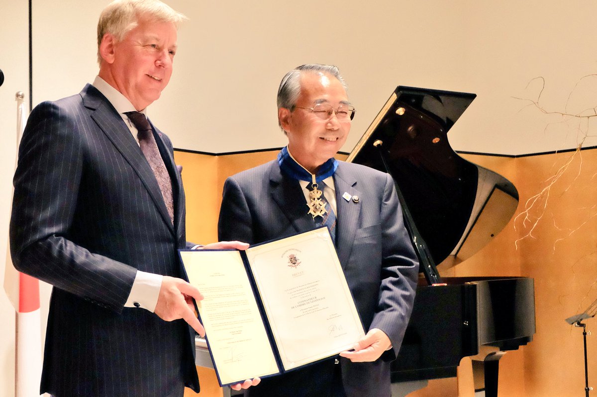 Belgium In Japan ベルギー国王の祝日 キングスデー の機会にて ベルギー勲章叙勲式が行われました ベルギーと日本の交流に尽力された結城市長 前場文夫氏 宮内庁式部副長 岩見美鈴氏 宮内庁式部副長 奥山爾朗氏に勲章が授与されました Belgium In Japan ベルギー国王の祝日 キングスデー の機会にて ベルギー勲章叙勲式が行われました ベルギーと日本の交流に尽力された結城市長 前場文夫氏 宮内庁式部副長 岩見美鈴氏 宮内庁式部副長 奥山爾朗氏に勲章が授与されました