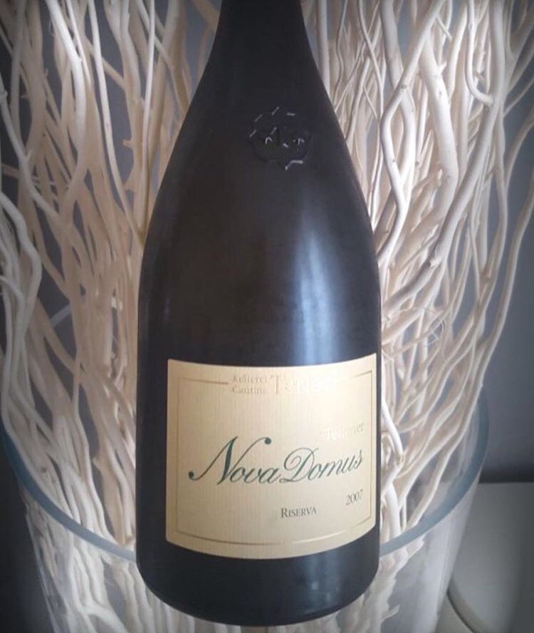 sbollando_team's tweet photo. #NOVA #DOMUS 2007
#CANTINA #TERLANO
90/100 🇮🇹🏆🥂
#CANTINATERLANO #SAUVIGNON #SAUVIGNONBLANC #CHARDONNAY #CUVÉE #CUVEE #WINE #TERLANER #PINOTBIANCO #vino #vin #vinho #wein #winelover https://t.co/WM8JZLX8TW