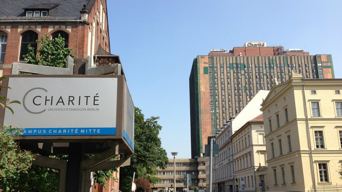 transkriptde's tweet photo. Quest-Zentrum in Berlin am Berlin Institute of Health (BIH) eröffnet: https://t.co/9Pp1DvSoWY #BIH #questopening @questbih https://t.co/8XDM2NBP8X
