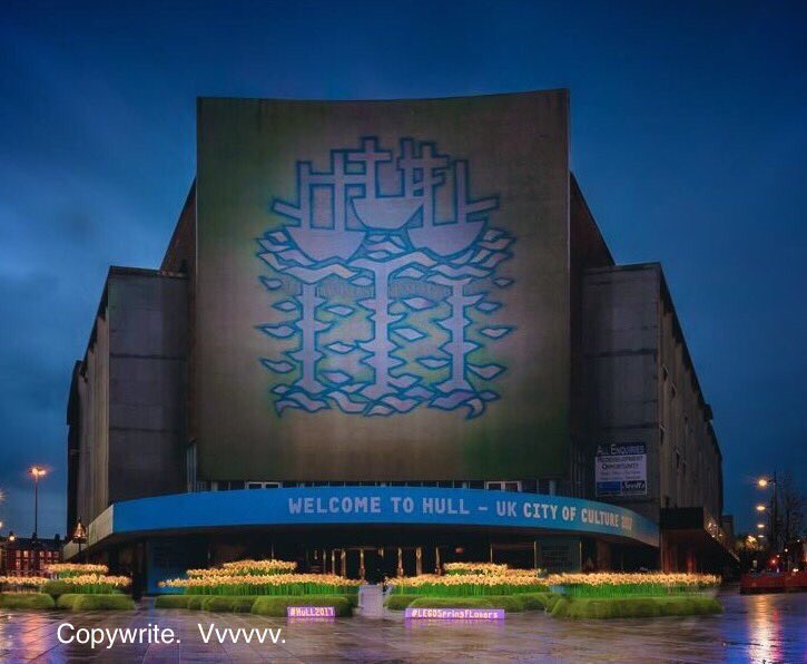 BhsMuralHull's tweet photo. Fantastic article by @MsRachelCooke for @guardian about @2017Hull &amp; @2017Volunteers. We’re especially chuffed to read that she fell most hard for @BhsMuralHull amongst Hull’s fine architecture. #Hull2017 #AlanBoyson #StillNeedsListing #Case1436408 
https://t.co/CYUdsjViyx https://t.co/8W47dNNbwK