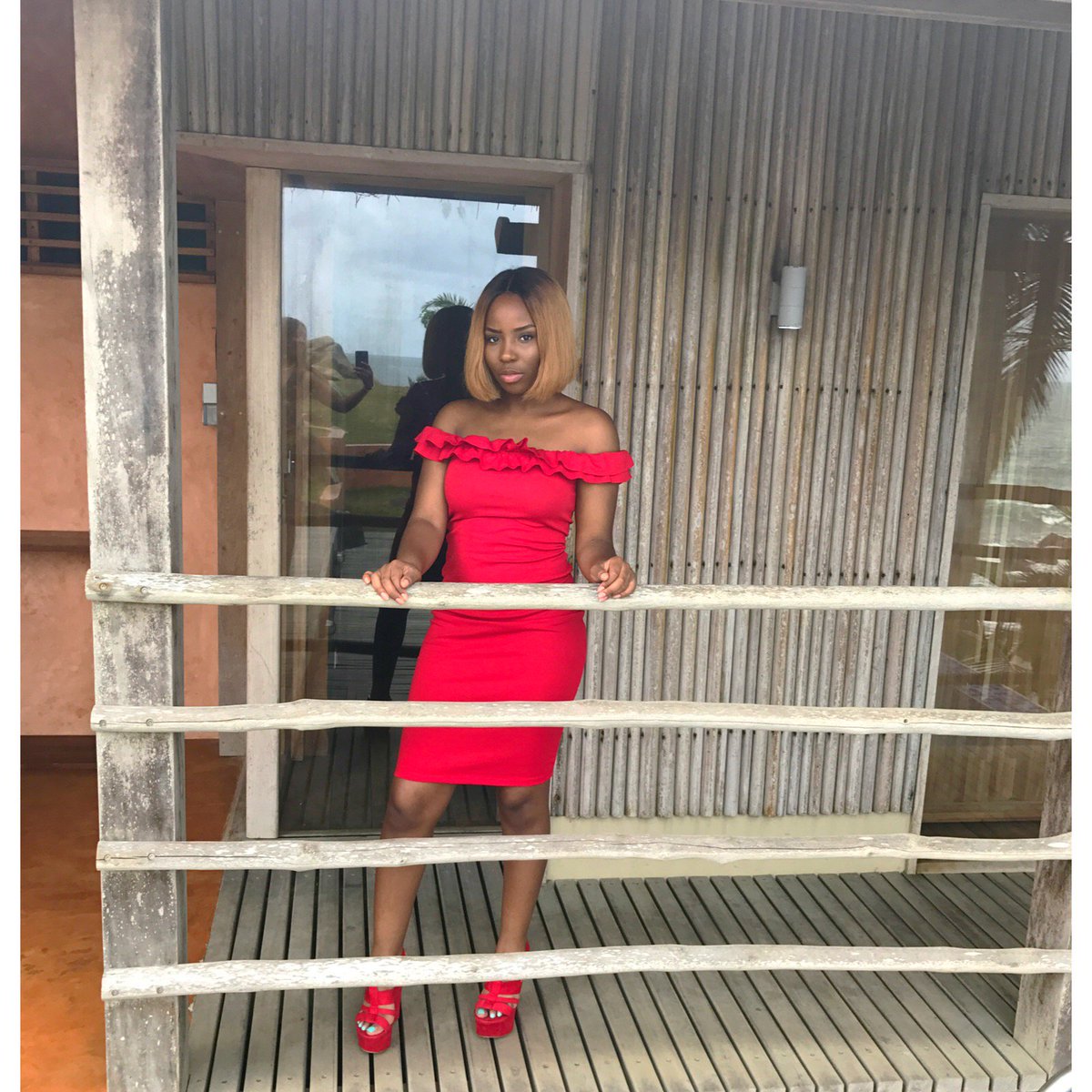 xlaureena's tweet photo. Its been a while but I just posted a new vlog on my channel! Check it out, like and subscribe ❤️ #new #loumoon #ghana #birthday #vlog #youtube #youtubeblack #ghana #subscribe 

https://t.co/JYn9fmK78b https://t.co/g2buy6khRa